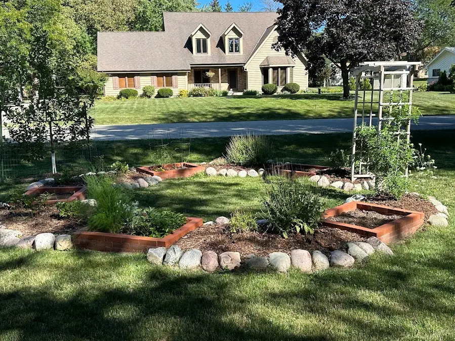 Fresh Roots Gardening and Landscaping 272